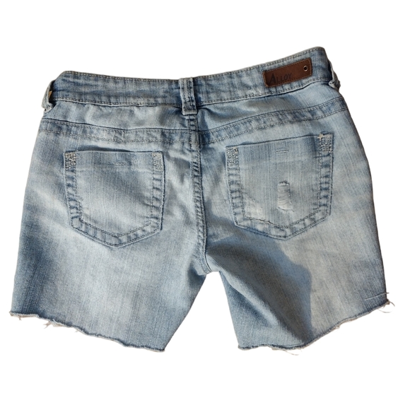 Alloy jean shorts size 1 - Picture 2 of 4